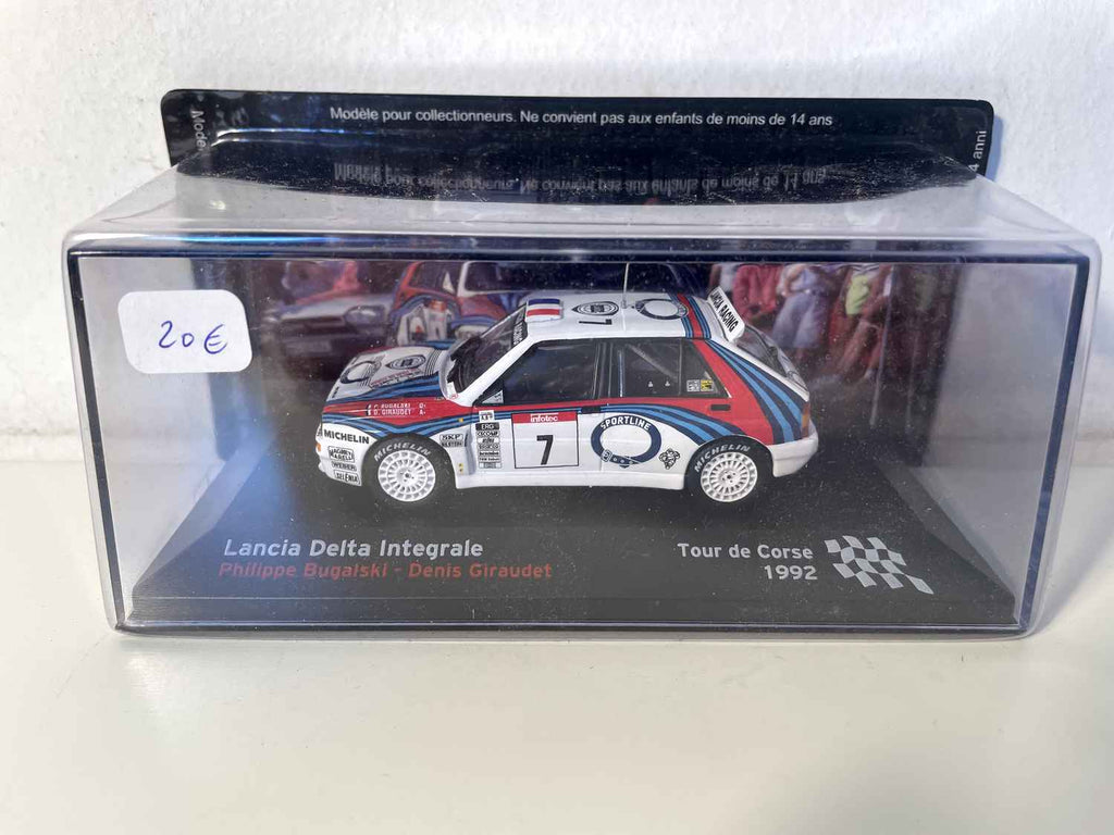 Lancia Delta Intégrale blanche, bleue et rouge numéro 7 - tour de Corse 1992