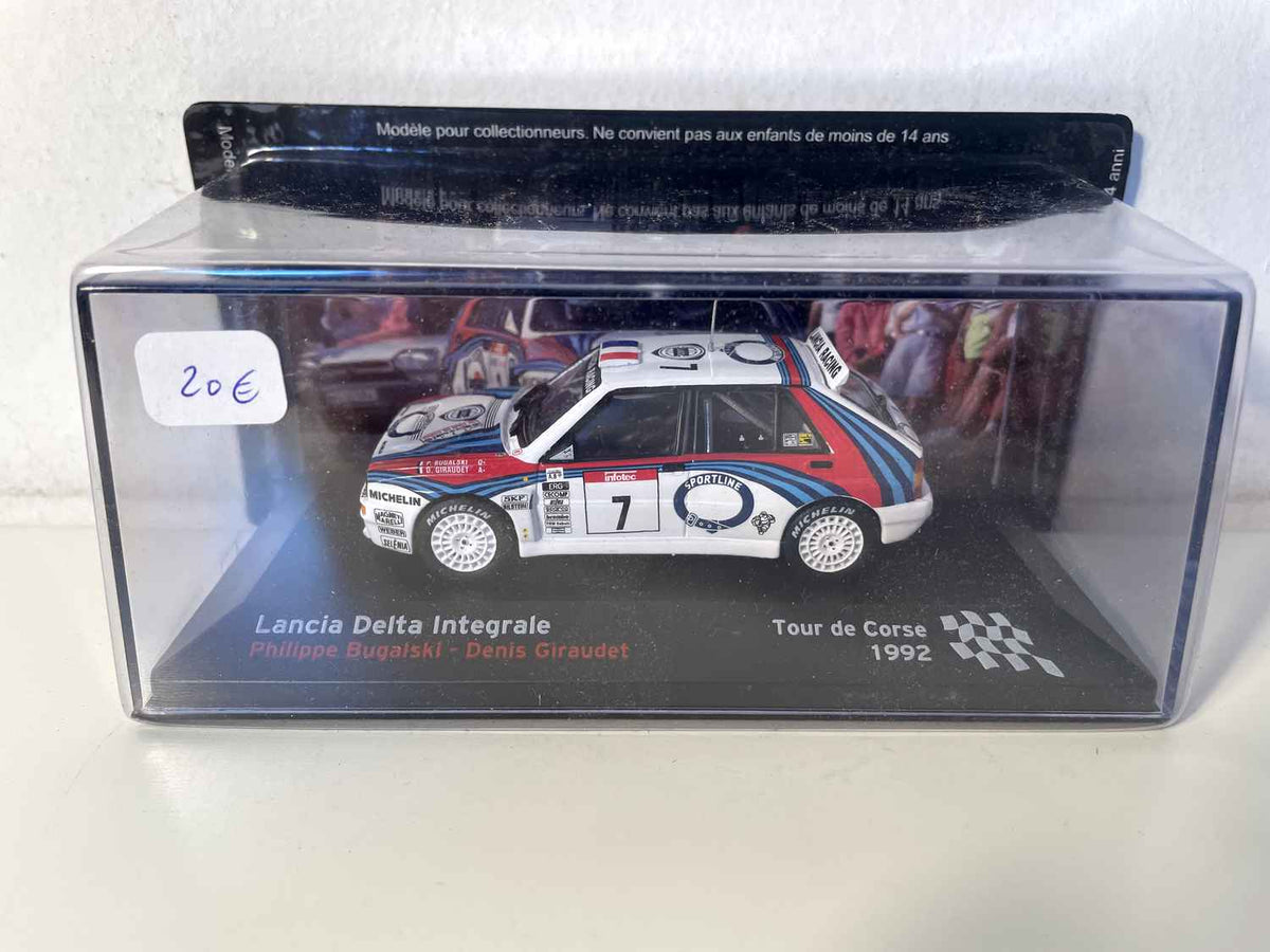 Lancia Delta Intégrale blanche, bleue et rouge numéro 7 - tour de Corse 1992