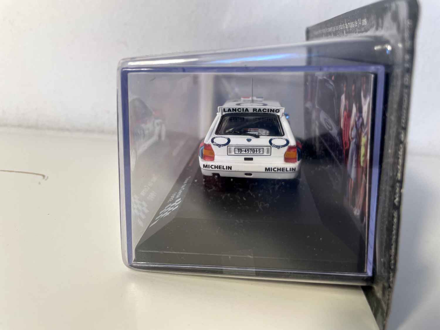 Lancia Delta Intégrale blanche, bleue et rouge numéro 7 - tour de Corse 1992
