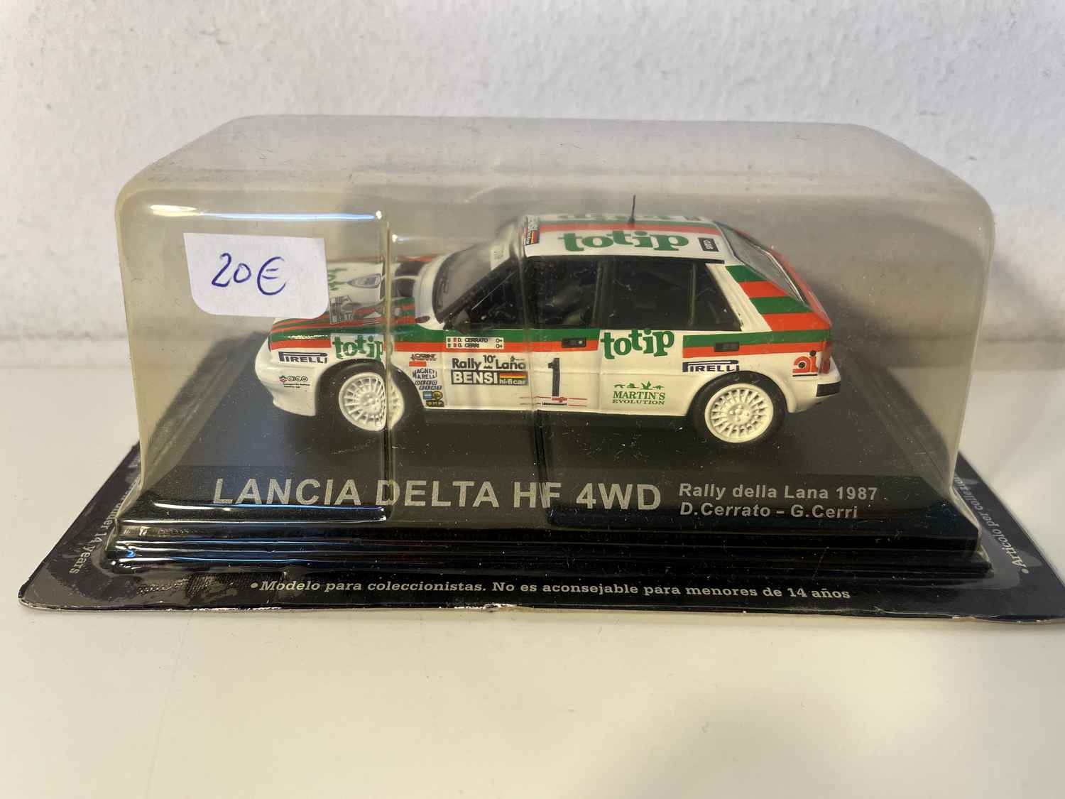 Lancia Delta HF 4WD blanche, rouge et verte numéro 1 - rallye Della Lana (Italie) de 1987