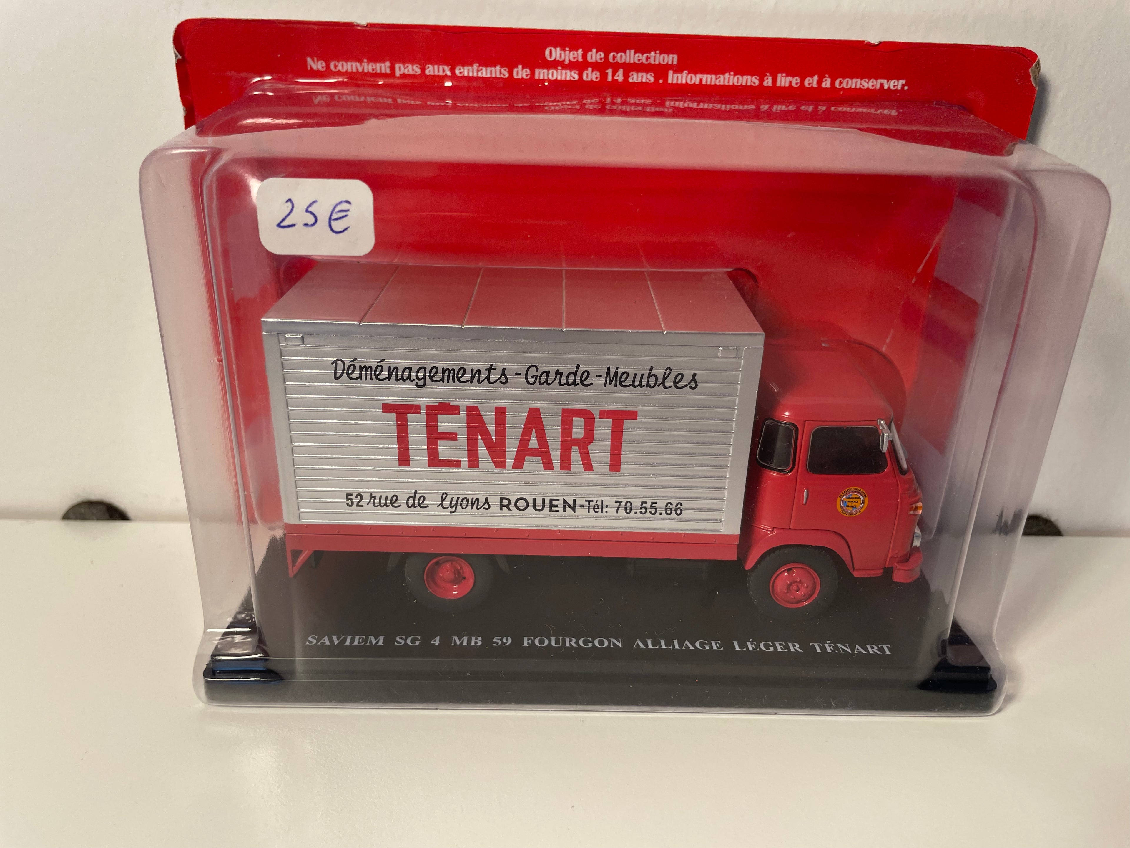 Camion Renault Saviem SG 4 MB 59 fourgon alliage léger - camion de déménagement TENART