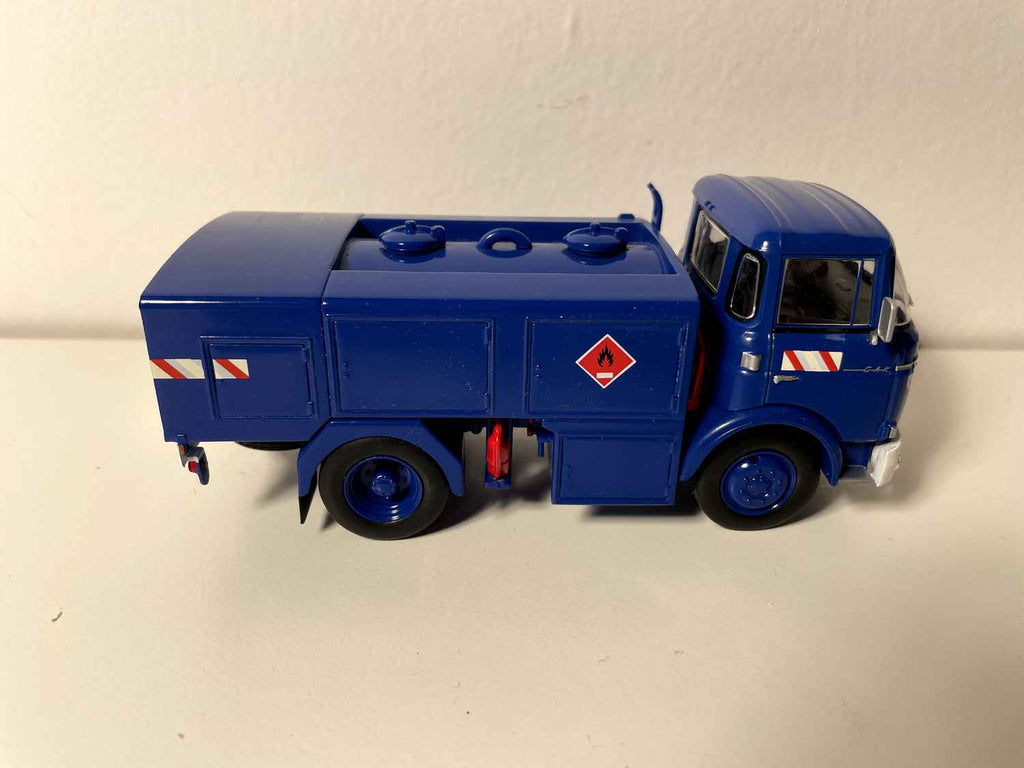 Camion Berliet GAK 5R blo avitailleur gendarmerie
