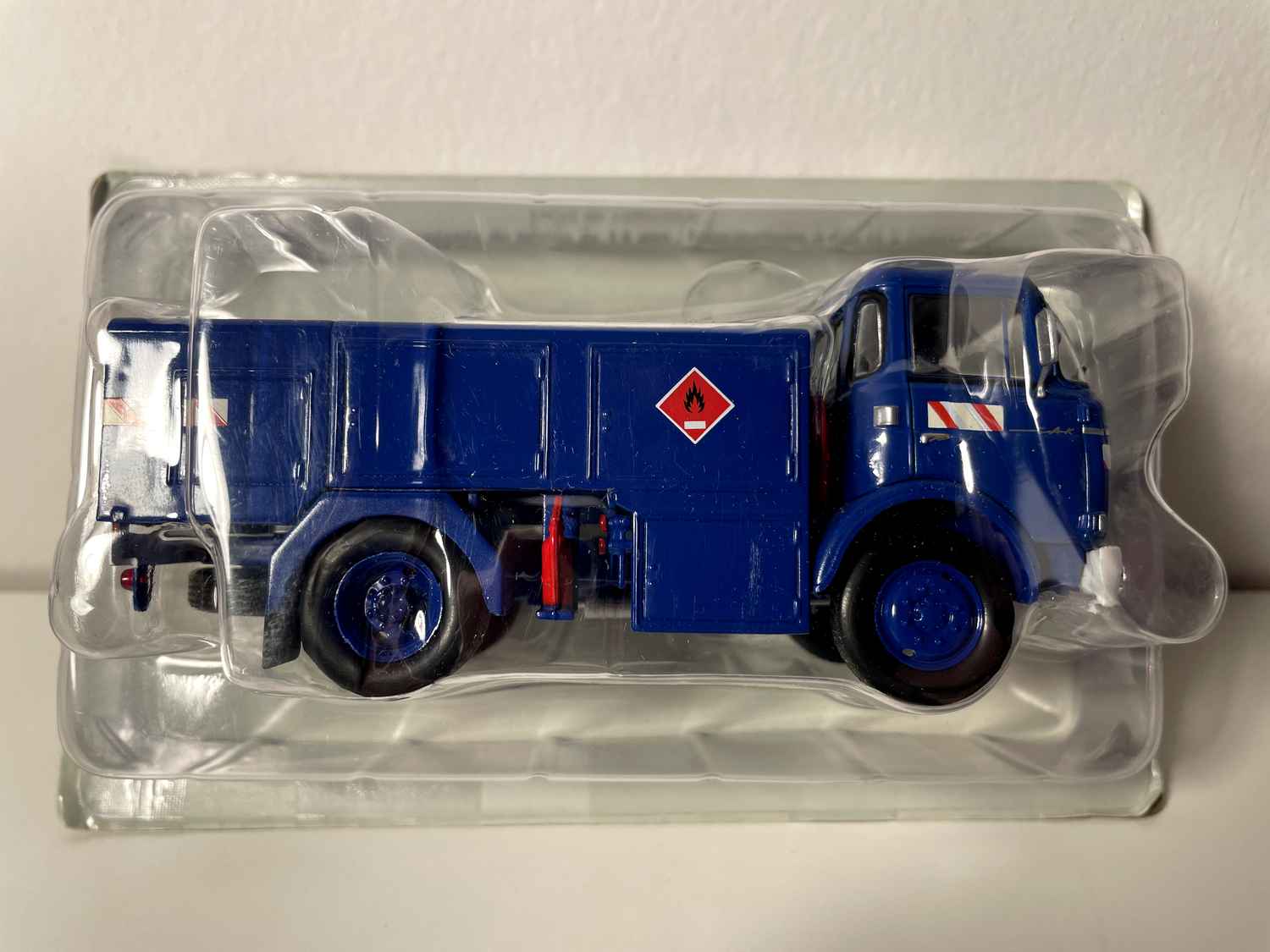 Camion Berliet GAK 5R blo avitailleur gendarmerie