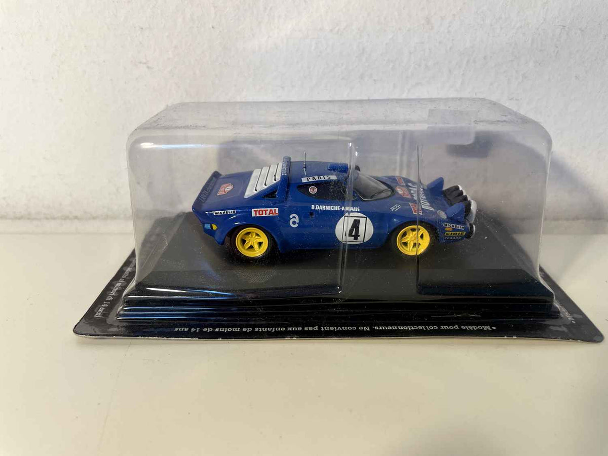 Lancia Stratos bleue numéro 4 - rallye de Monté-Carlo de 1979