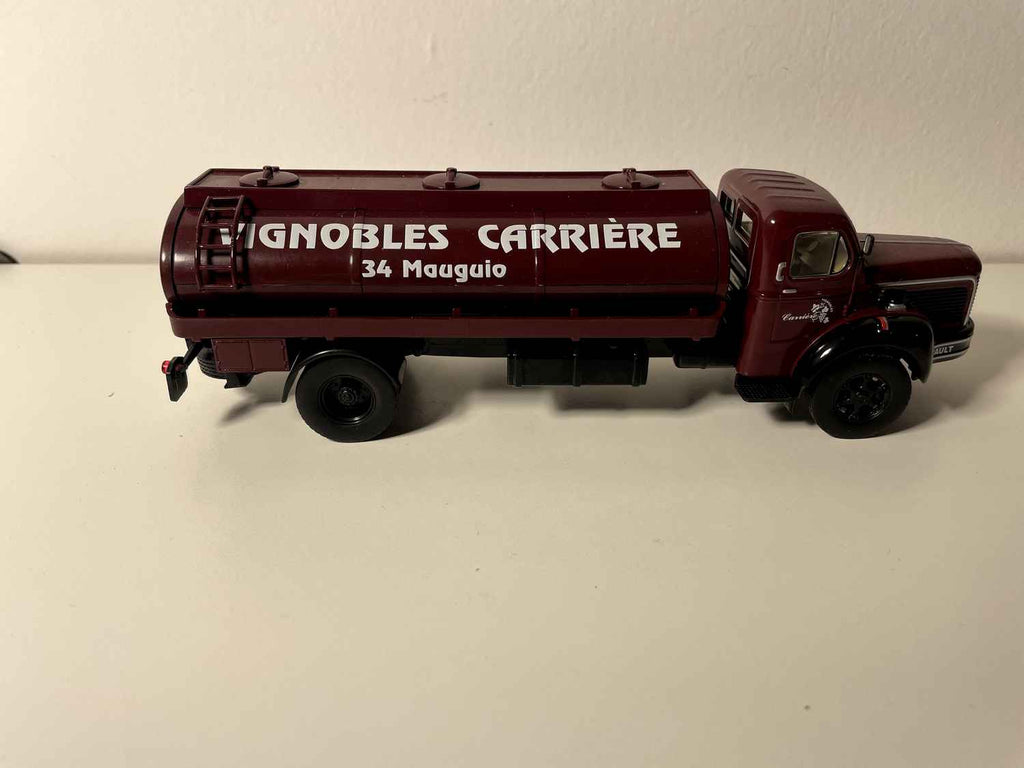 Cysterna Berliet GLM 10B cysterna winnań Carrière (34 Mauguio) - Kolekcja Hachette