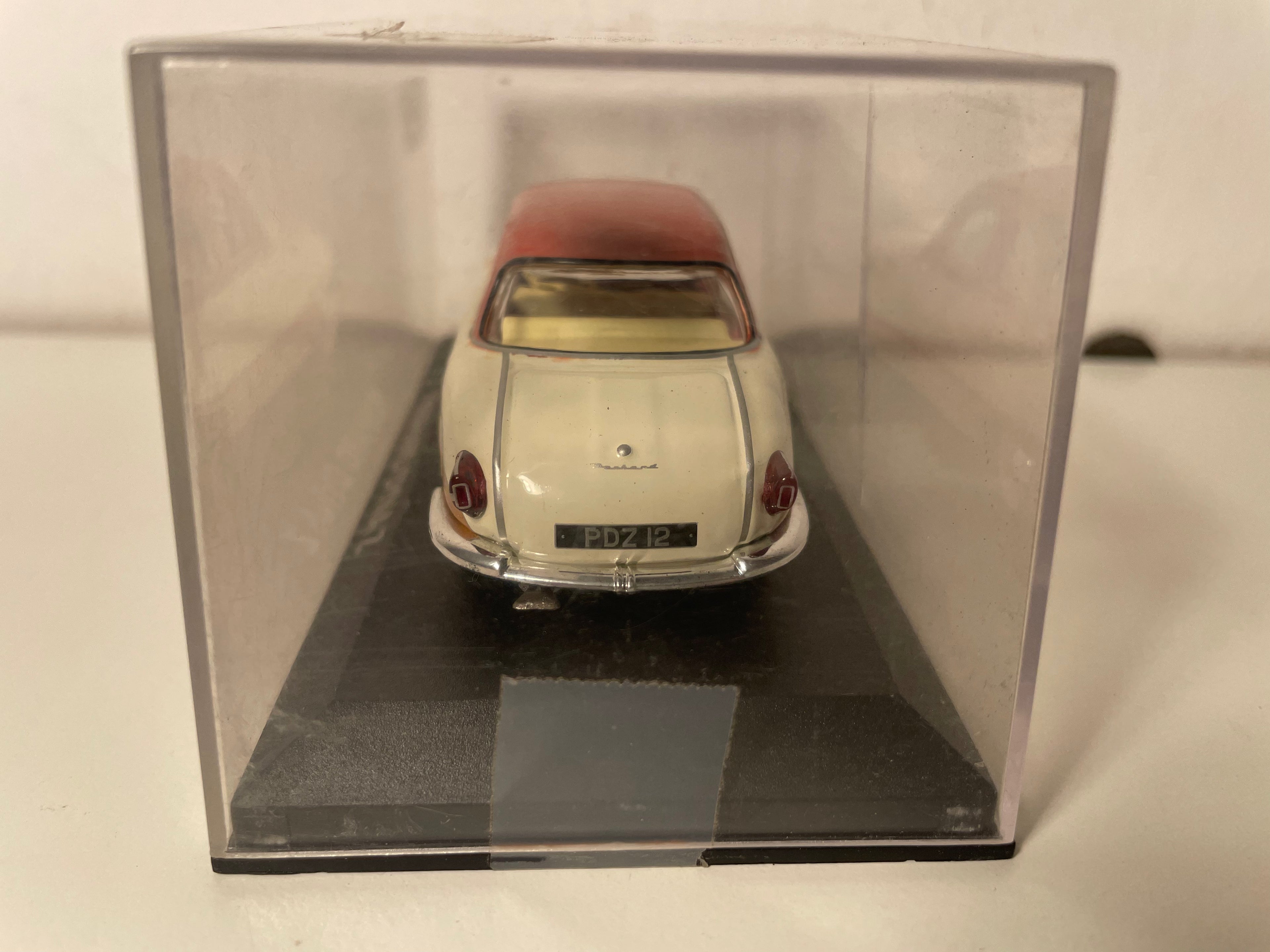 Panhard Dyna Z beige a brong