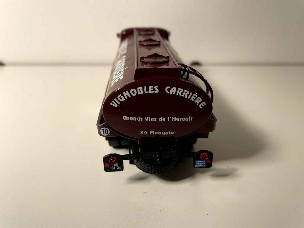 Cysterna Berliet GLM 10B cysterna winnań Carrière (34 Mauguio) - Kolekcja Hachette