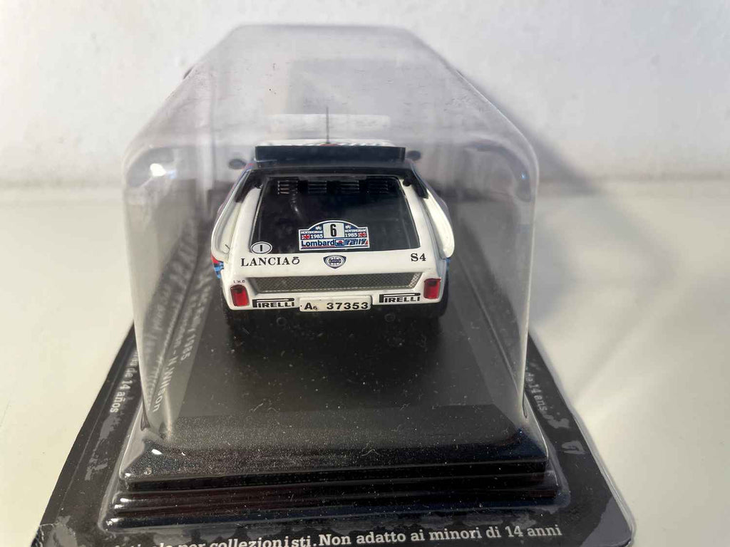 Lancia Delta S4 blanche, bleue et rouge numéro 6 - RAC Rally de 1985 (Grande-Bretagne)