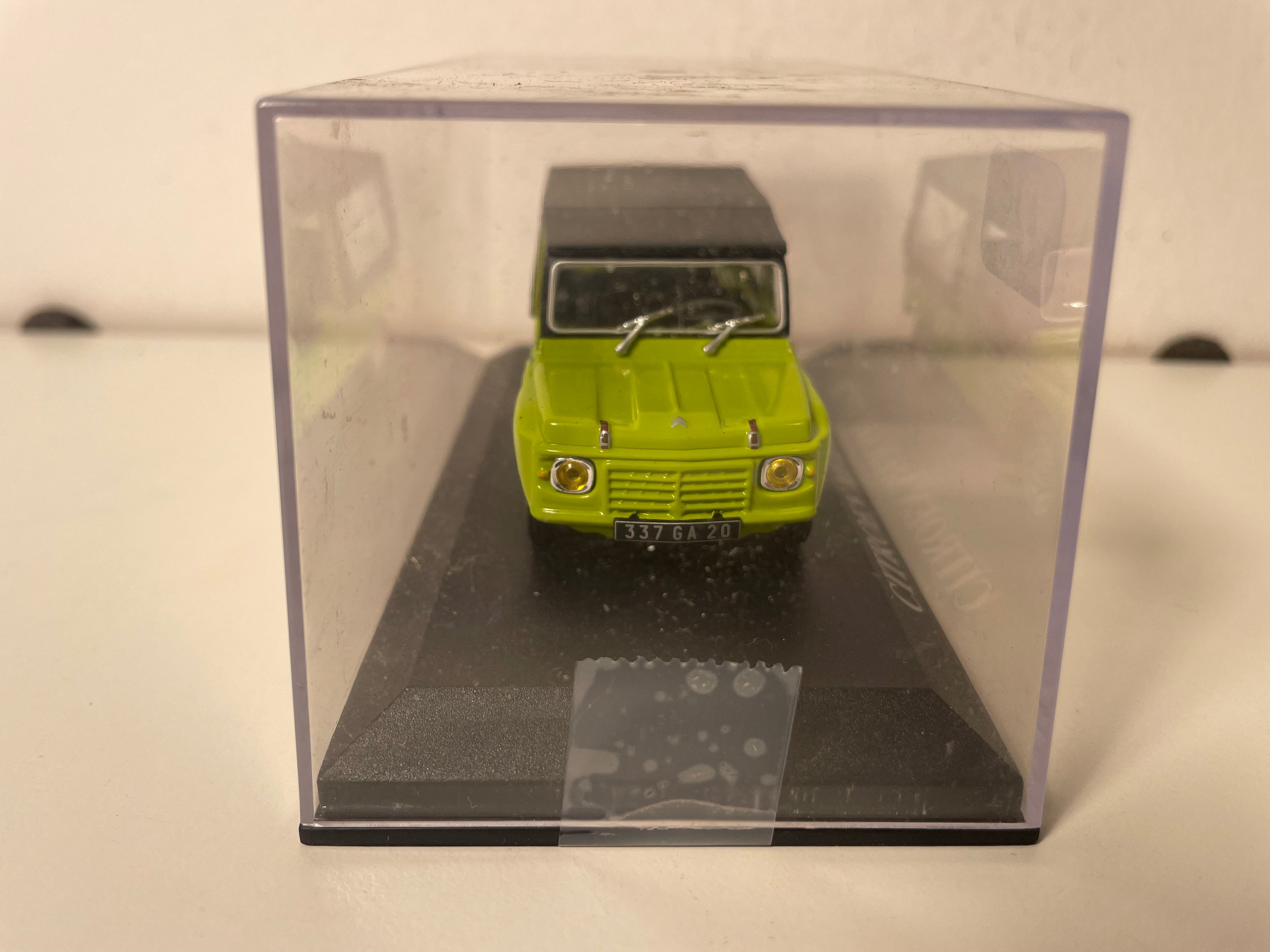 Citroën Méhari verte de 1970 (IL MANQUE LES RETROS)