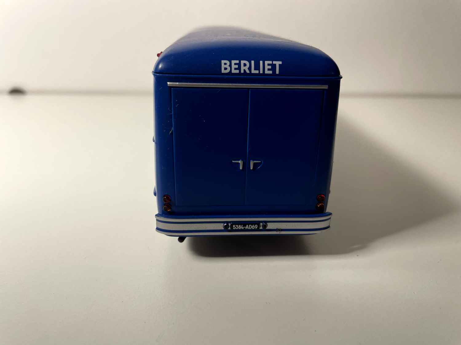 Camion Berliet PLK 8 bleu Huiles BERLIET (avec blister et avec carton)