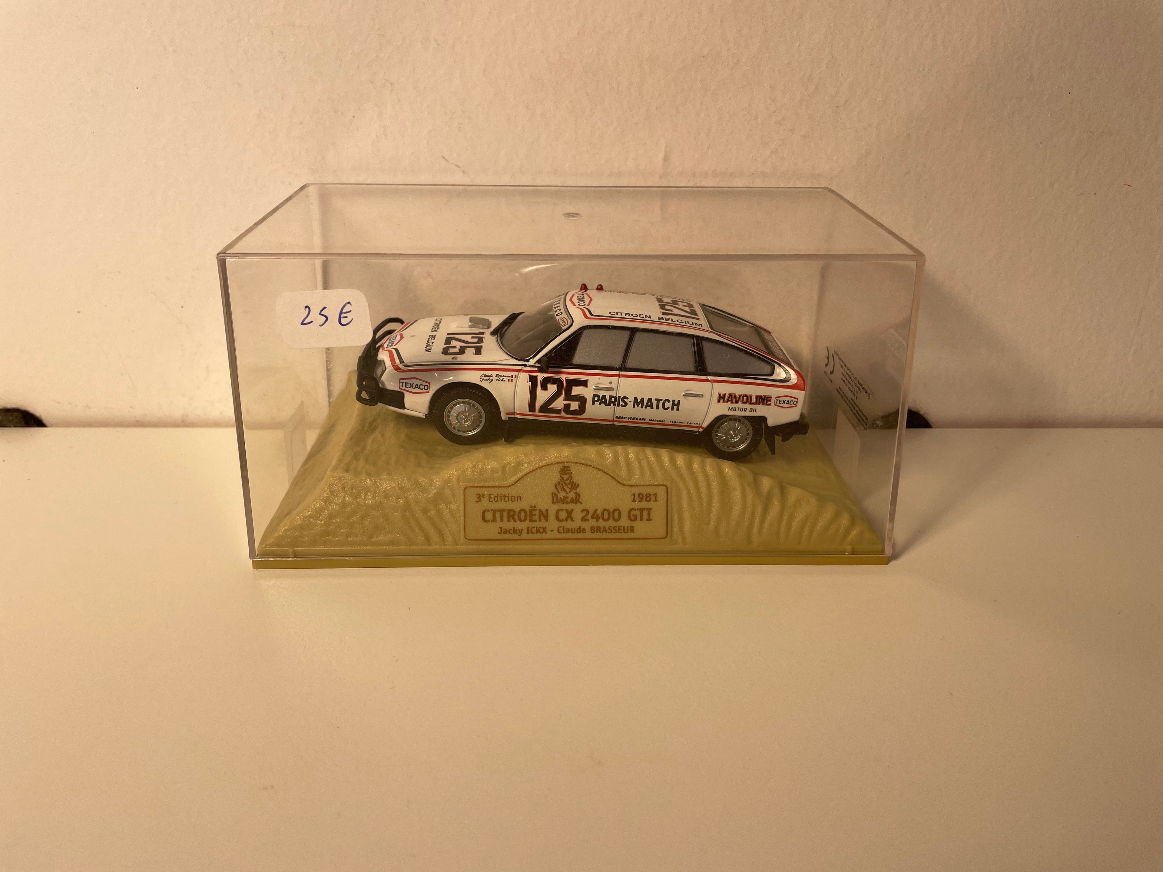 Citroën CX 2400 GTI wit nummer 125 (Paris-Dakar 1981)