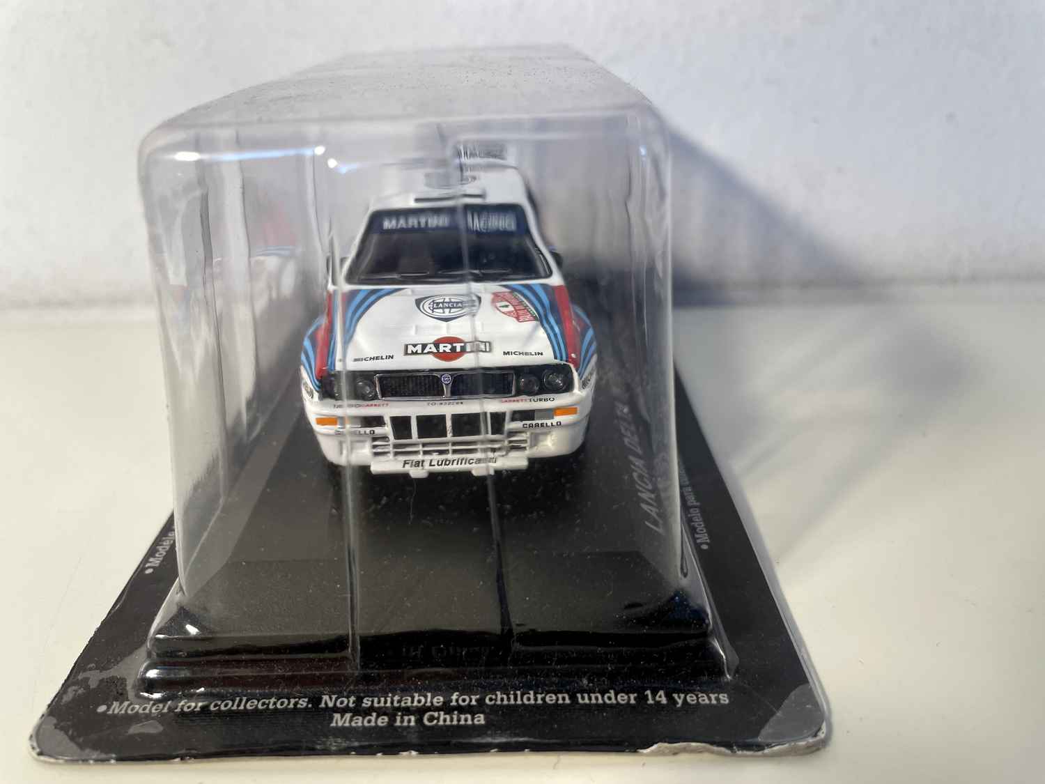 Lancia Delta Intégrale blanche, bleue et rouge numéro 4 - rallye du Portugal de 1992