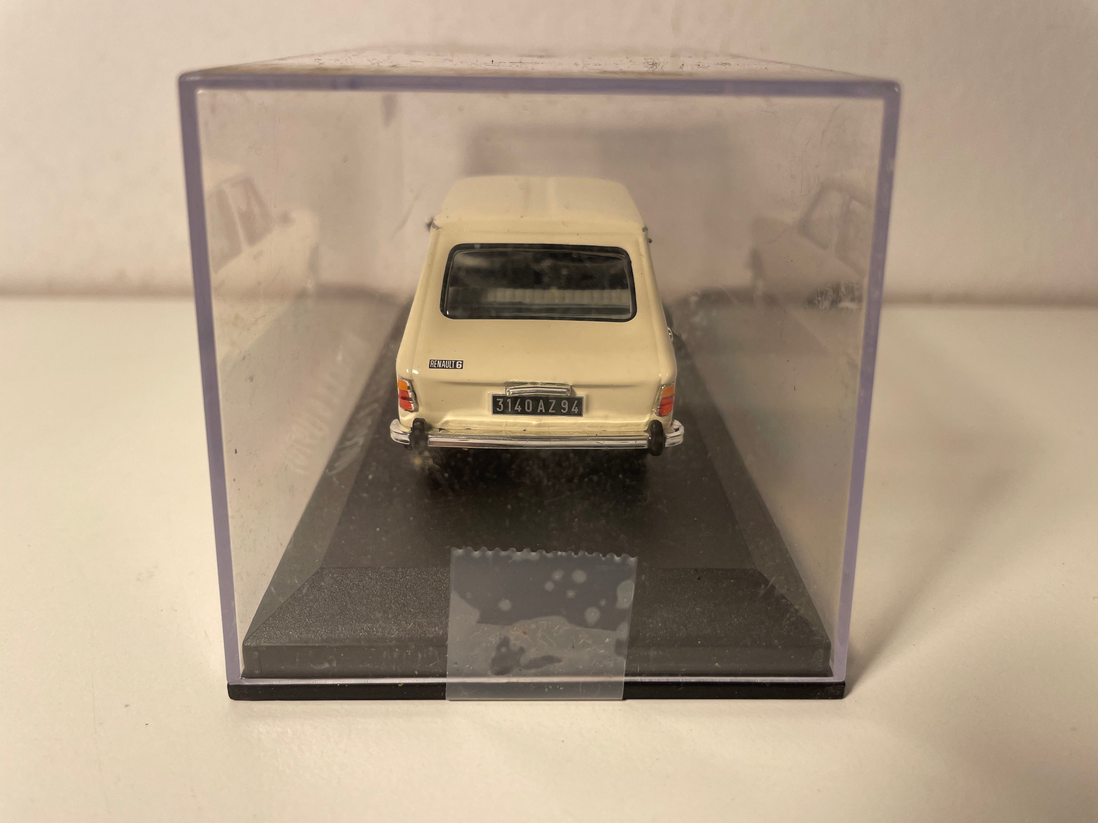 1970 Renault 6 cream