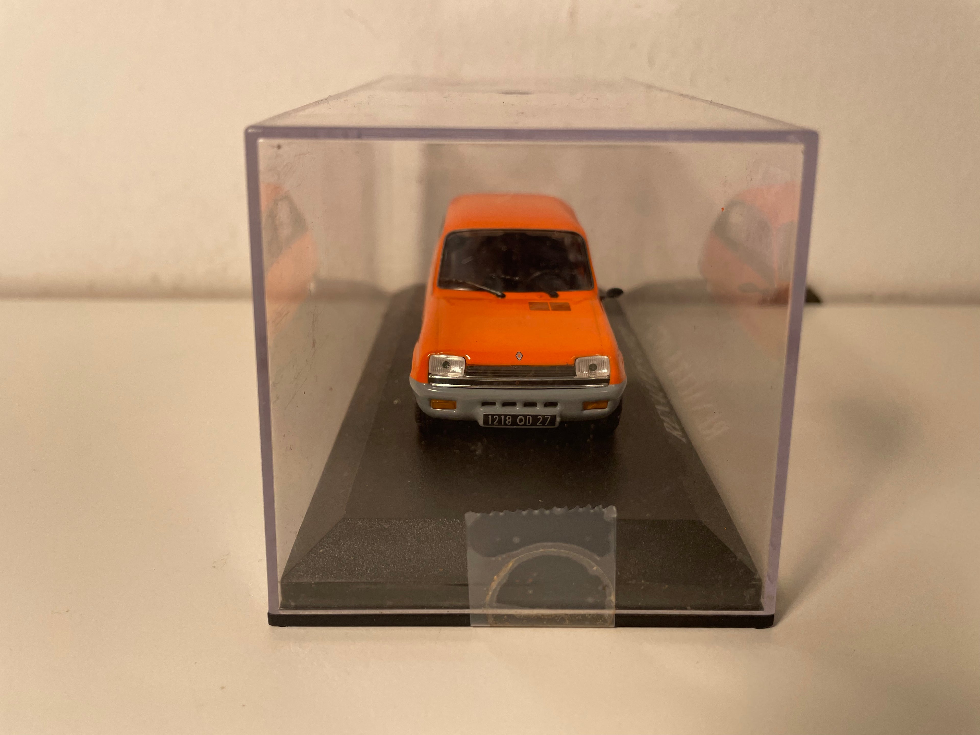 Orange Renault 5 from 1972