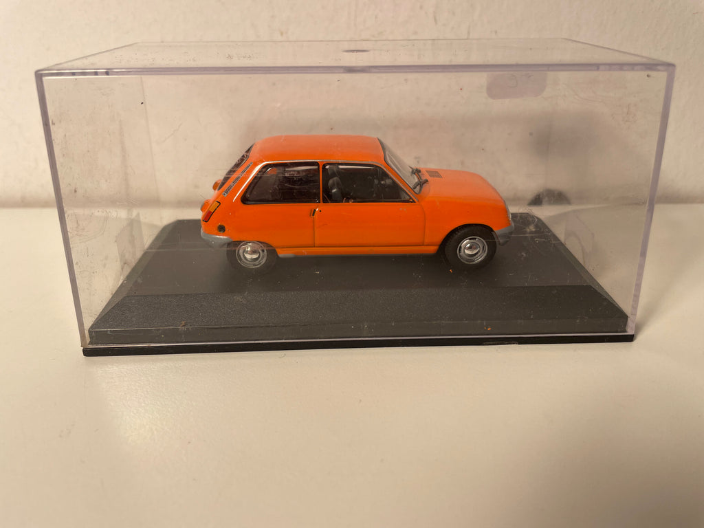 Orange Renault 5 from 1972