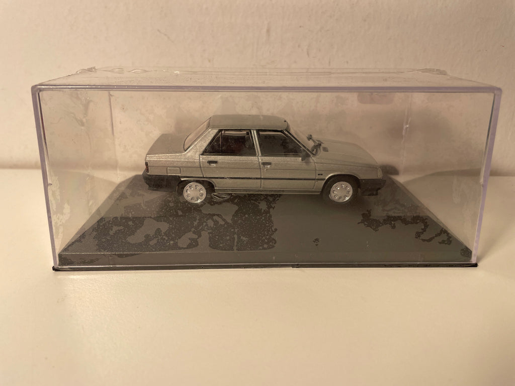 Renault 9 RL grise de 1994