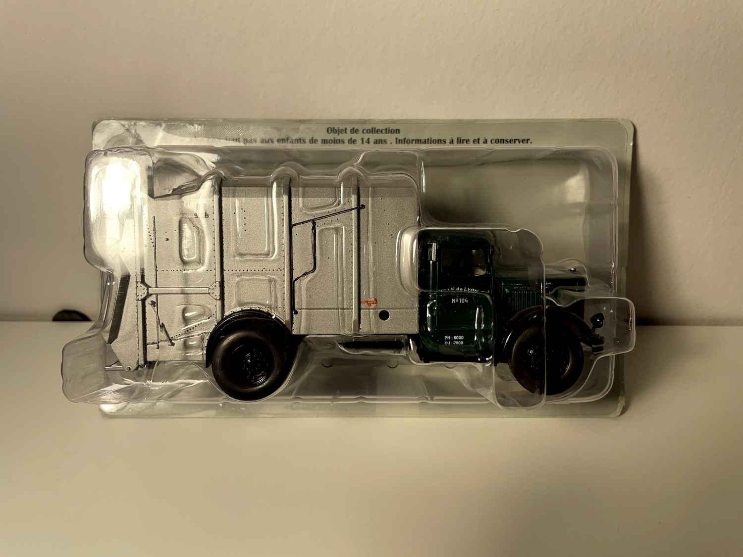 Camión Berliet GDR 7 W con volquete Sovel - camión verde y gris para la recolección de basura