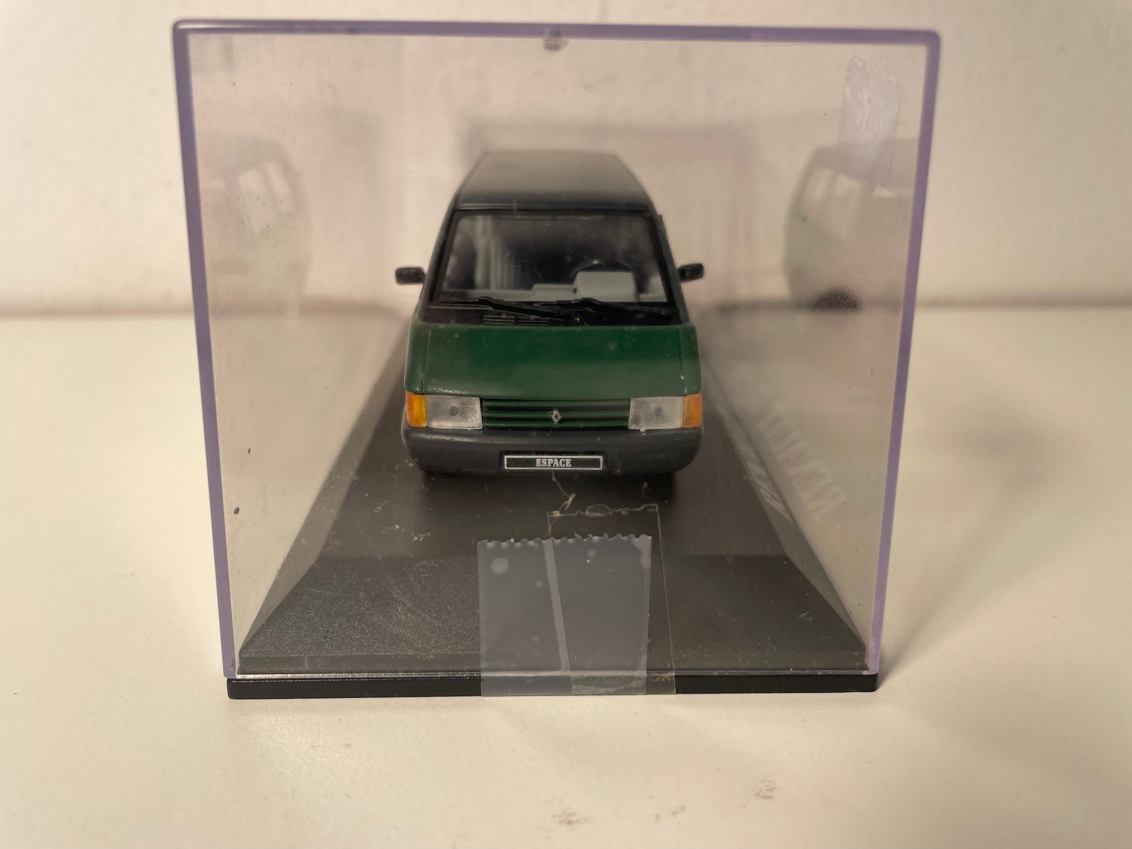 Grénge Renault Espace 1 vun 1984