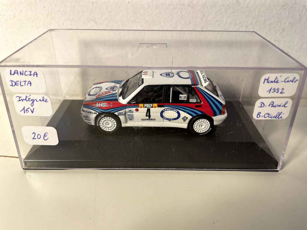 Lancia Delta Intégrale 16V blanche, rouge et bleue numéro 4 - Rallye de Monté-Carlo de 1992