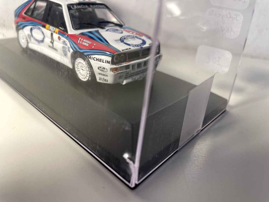Lancia Delta Intégrale 16V blanche, rouge et bleue numéro 4 - Rallye de Monté-Carlo de 1992
