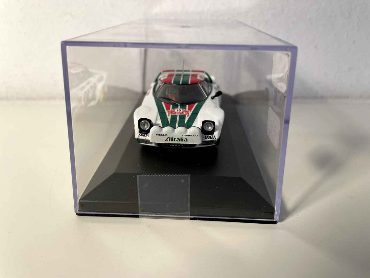 Weißer, roter und grüner Lancia Stratos HF Nummer 10 – Rallye Monte Carlo 1976