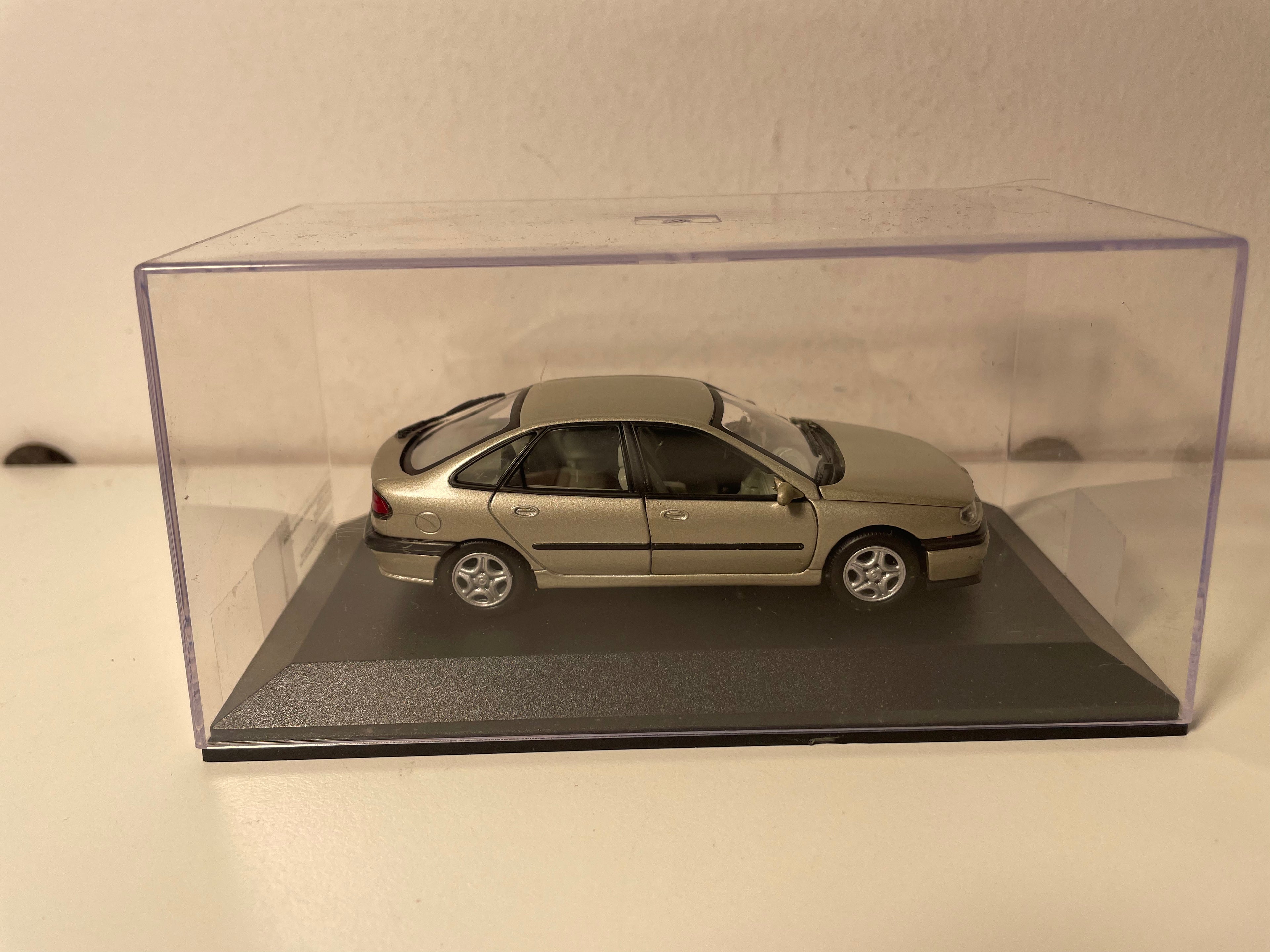 Renault Laguna 1 RXT hellbraun vun 1997