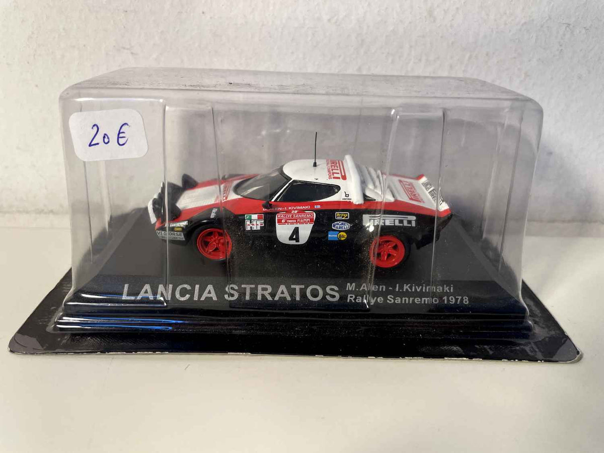 Lancia Stratos blanche, rouge et noire numéro 4 - rallye de San-Rémo de 1978