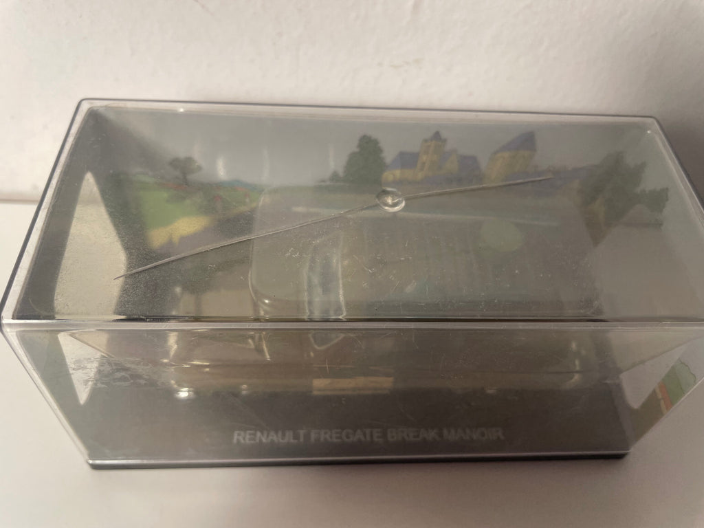 Renault Frégate kombi Manoir w kolorze brązowym z reklamą DOMAINE DES FORGES