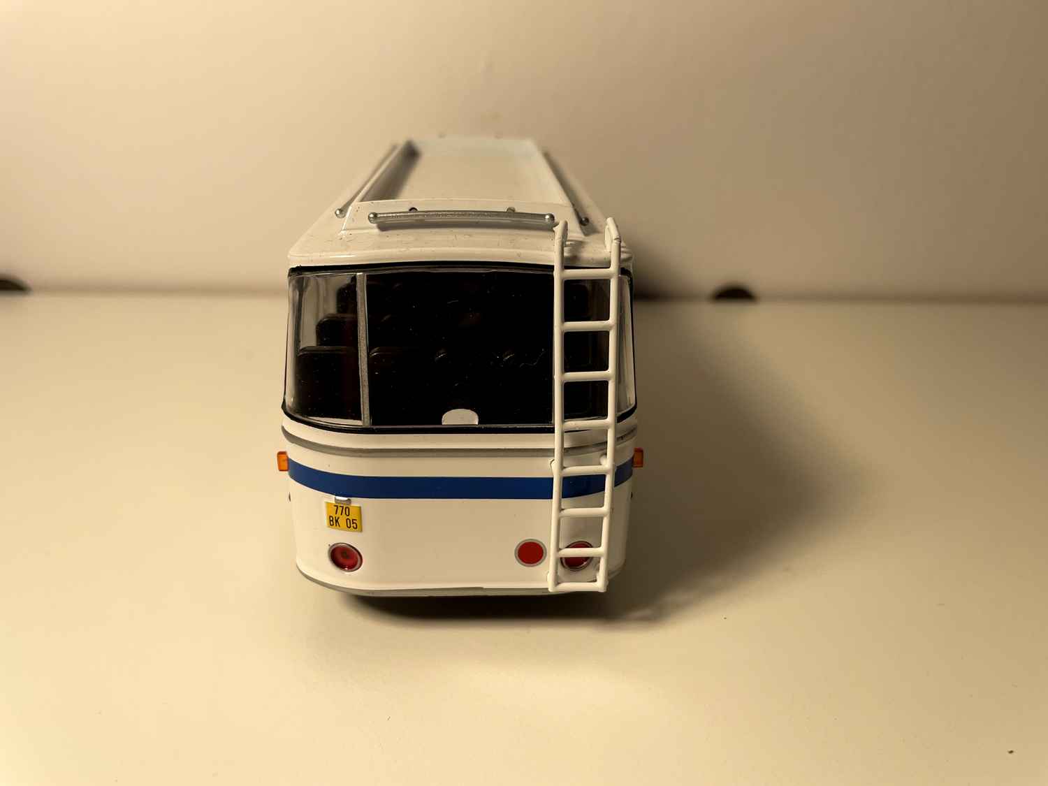 Bus Berliet Stradair20 long RS 612 blo an wäiss (shuttlebus)