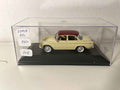 Simca P60 beige et toit bordeaux (voiture rajoutée sur socle)