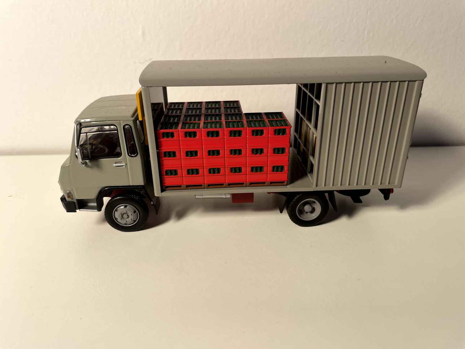Camion Berliet 560 K laang Transport vun Getränk