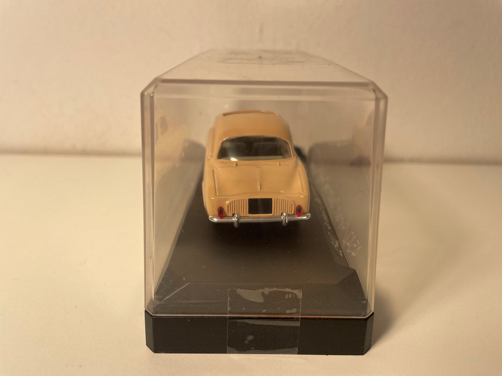 Renault Dauphine met lichtbruin schuifdak (met kartonnen doos) Solido referentie 4542