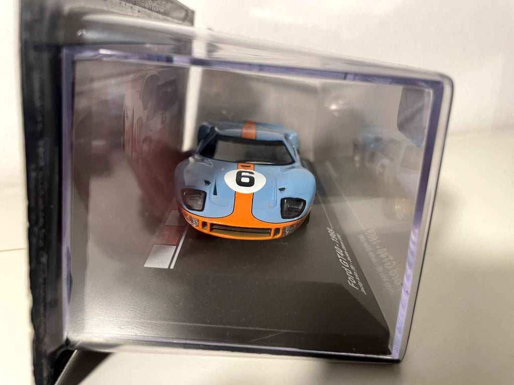 Ford GT40 bleue et orange (couleurs de GULF) numéro 6 - 24 heures du Mans de 1969