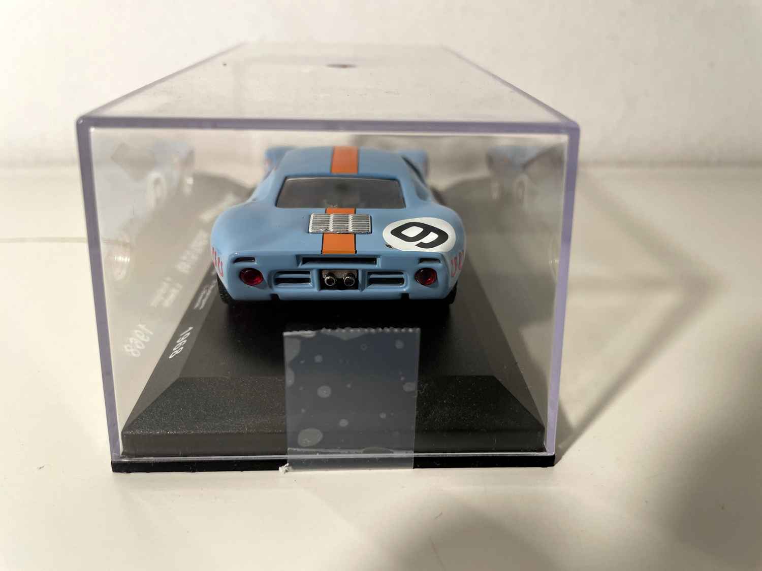 Ford GT40 bleue et orange (couleurs de GULF) numéro 9 - 24 heures du Mans de 1968