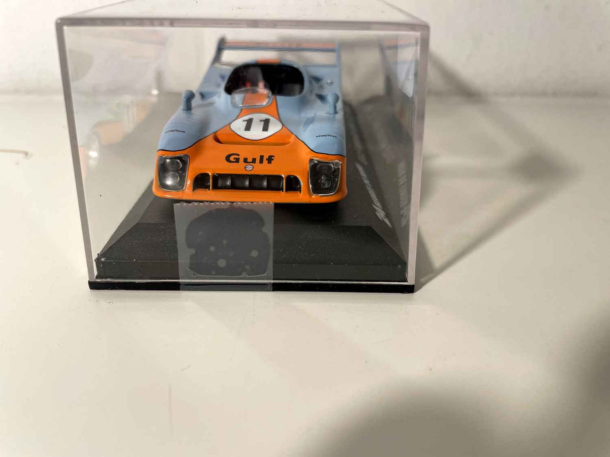 Gulf Mirage GR-8 blau und orange (GULF-Farben) Nummer 11 - 24 Stunden von Le Mans 1975