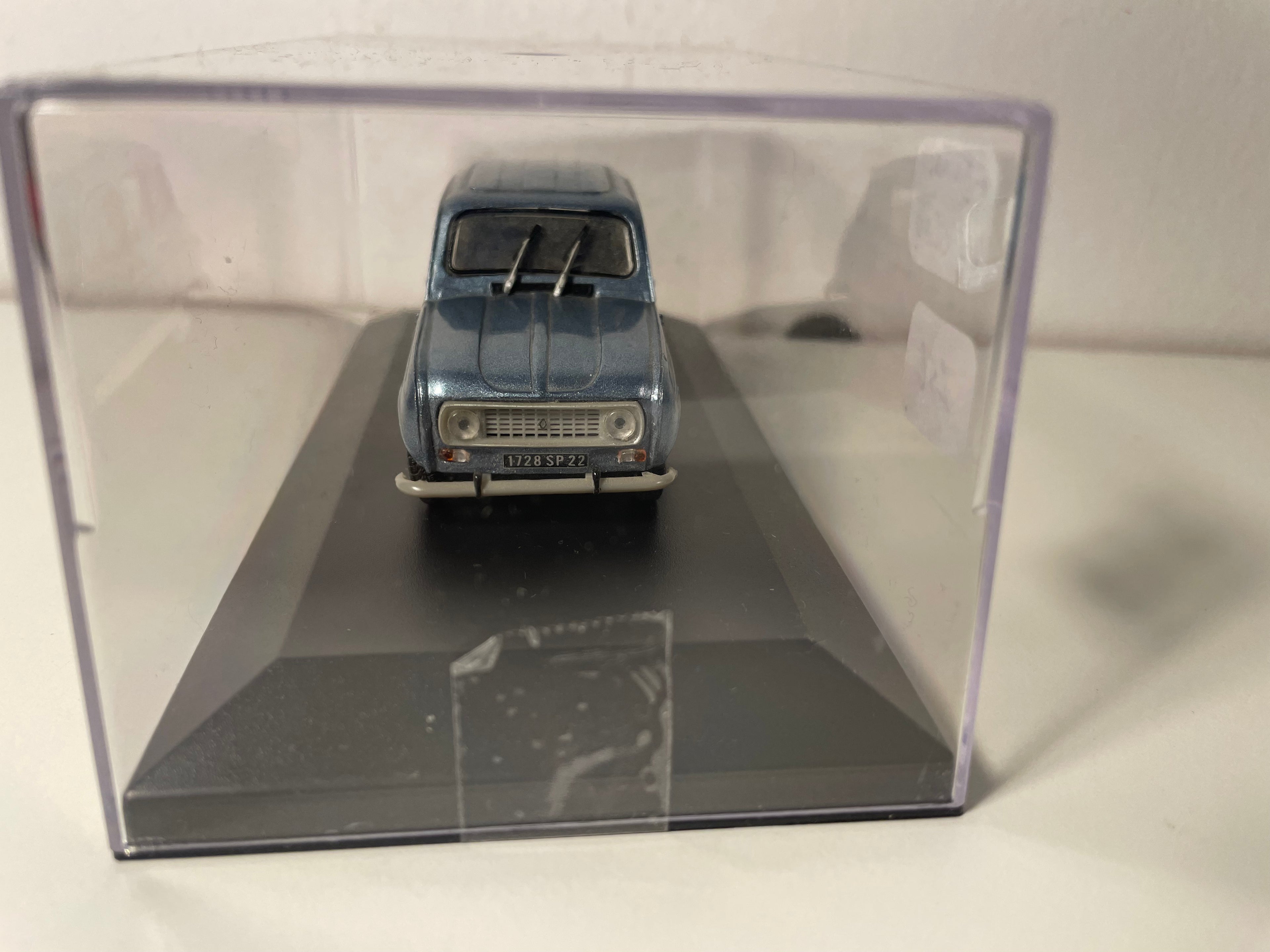 Renault 4L Clan bleue