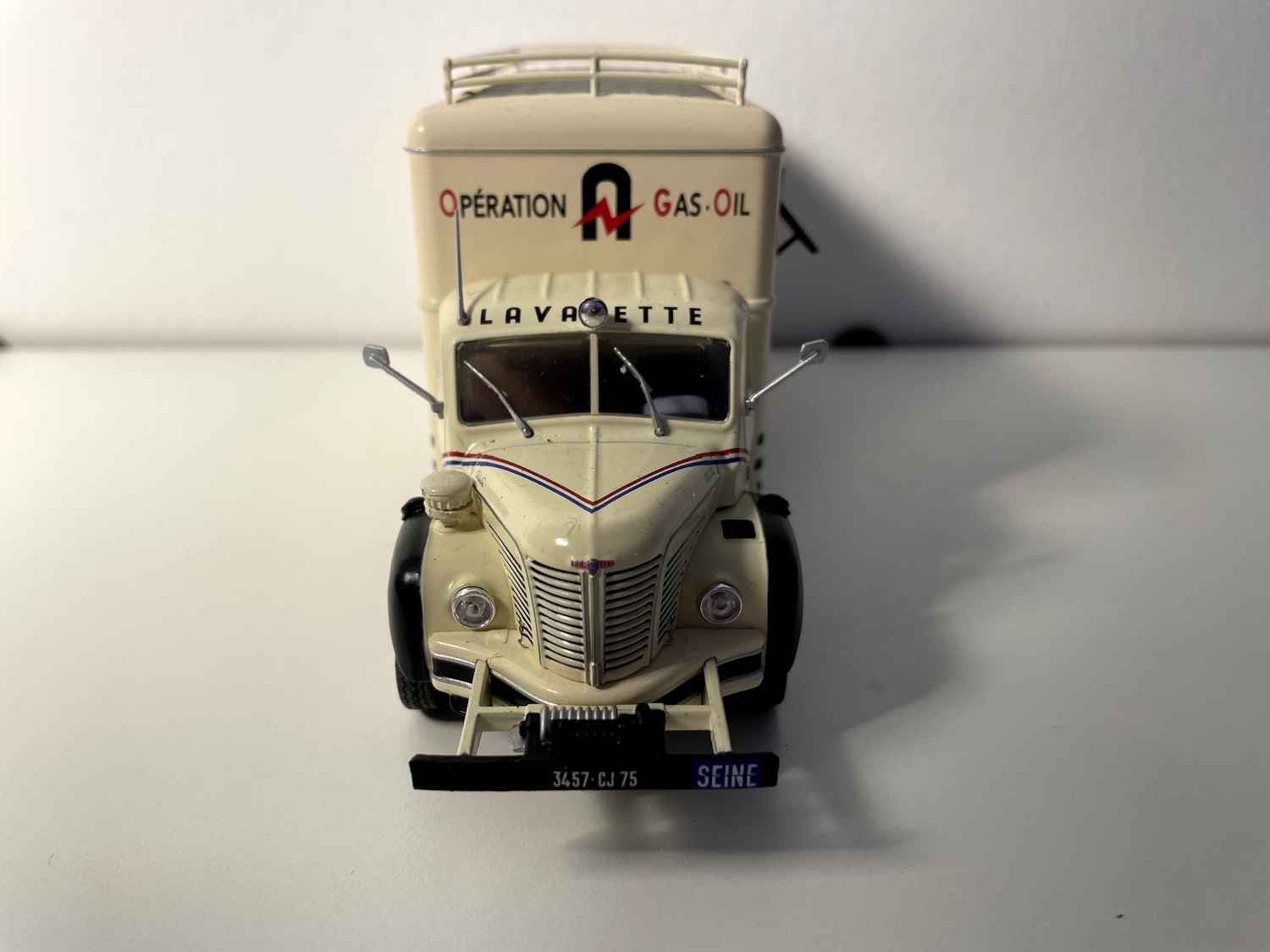 Camión Berliet GLC 6 beige LAVALETTE BOSCH (con blister y cartón)