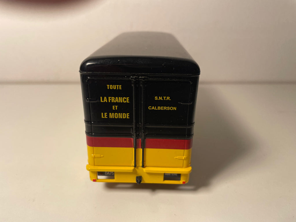 Camion Berliet GLR Calberson de 1956 (un rétro à recoller)