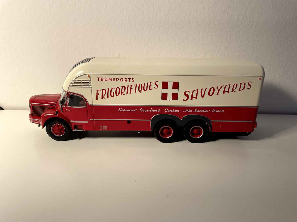 Berliet GBM 10 Kühlwagen Cottard Kabine beige und rot Savoyard Kühltransporte - Hachette Collections Edition / Miniatur-Hersteller: IXO