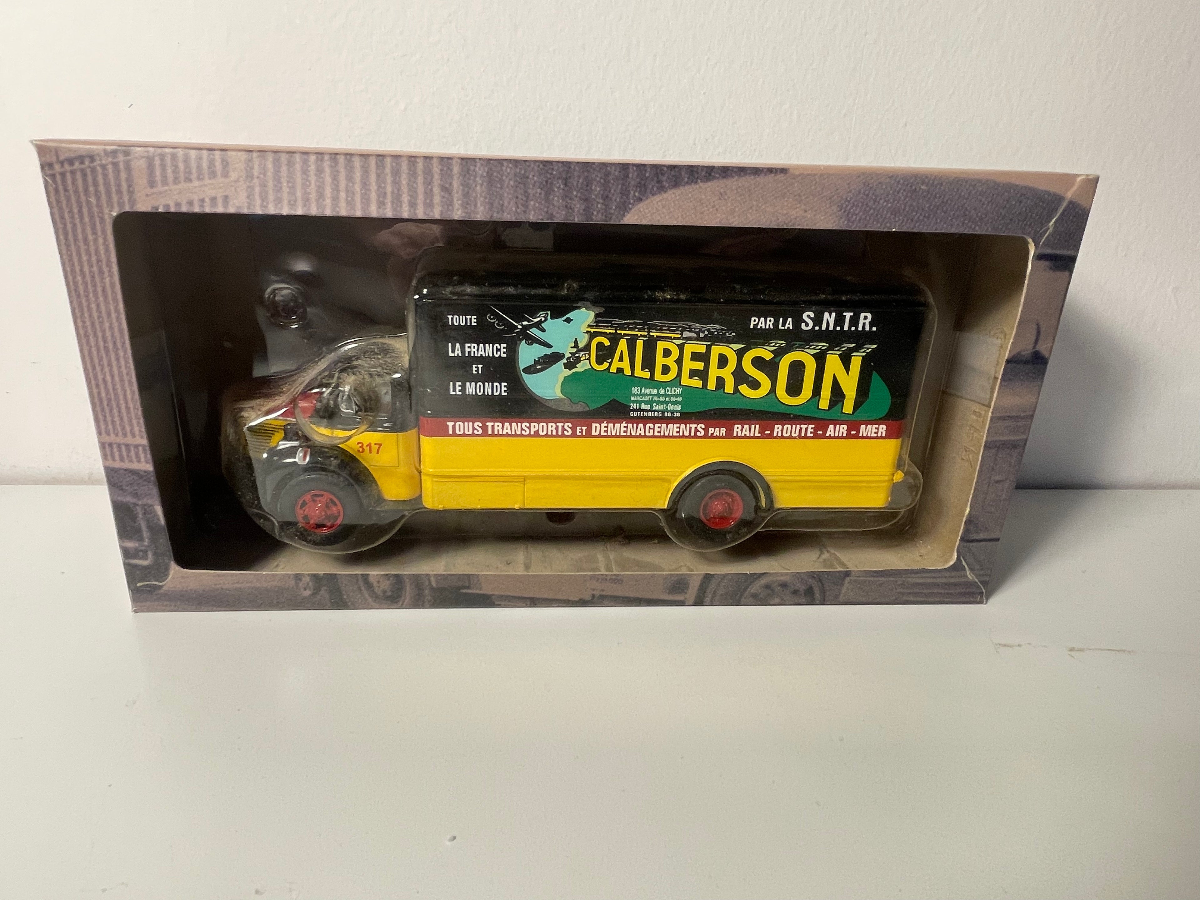 Camion Berliet GLR Calberson de 1956 (un rétro à recoller)