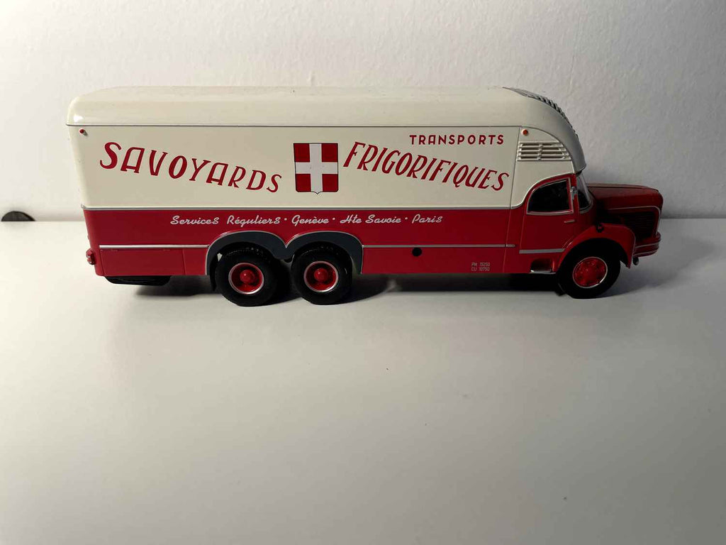 Berliet GBM 10 Kühlwagen Cottard Kabine beige und rot Savoyard Kühltransporte - Hachette Collections Edition / Miniatur-Hersteller: IXO