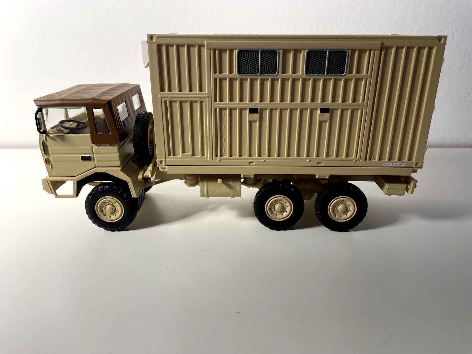 Camion Berliet GBD 6x6 brązowy - kolekcja Hachette