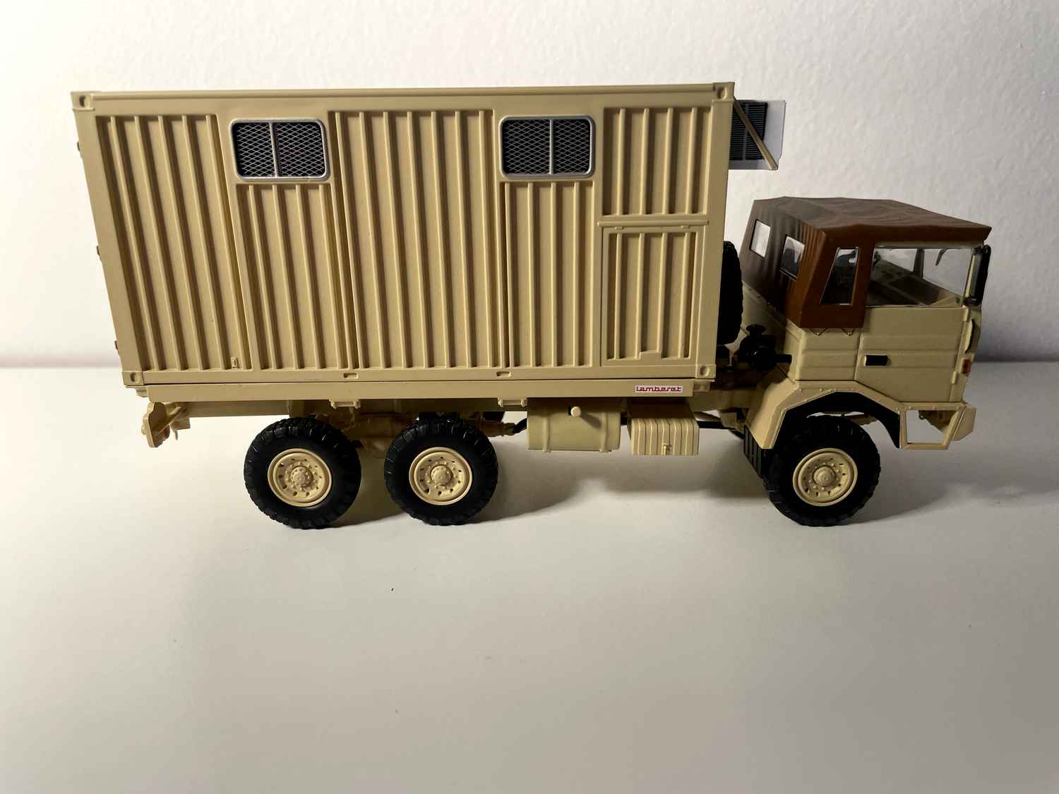 Camion Berliet GBD 6x6 brązowy - kolekcja Hachette