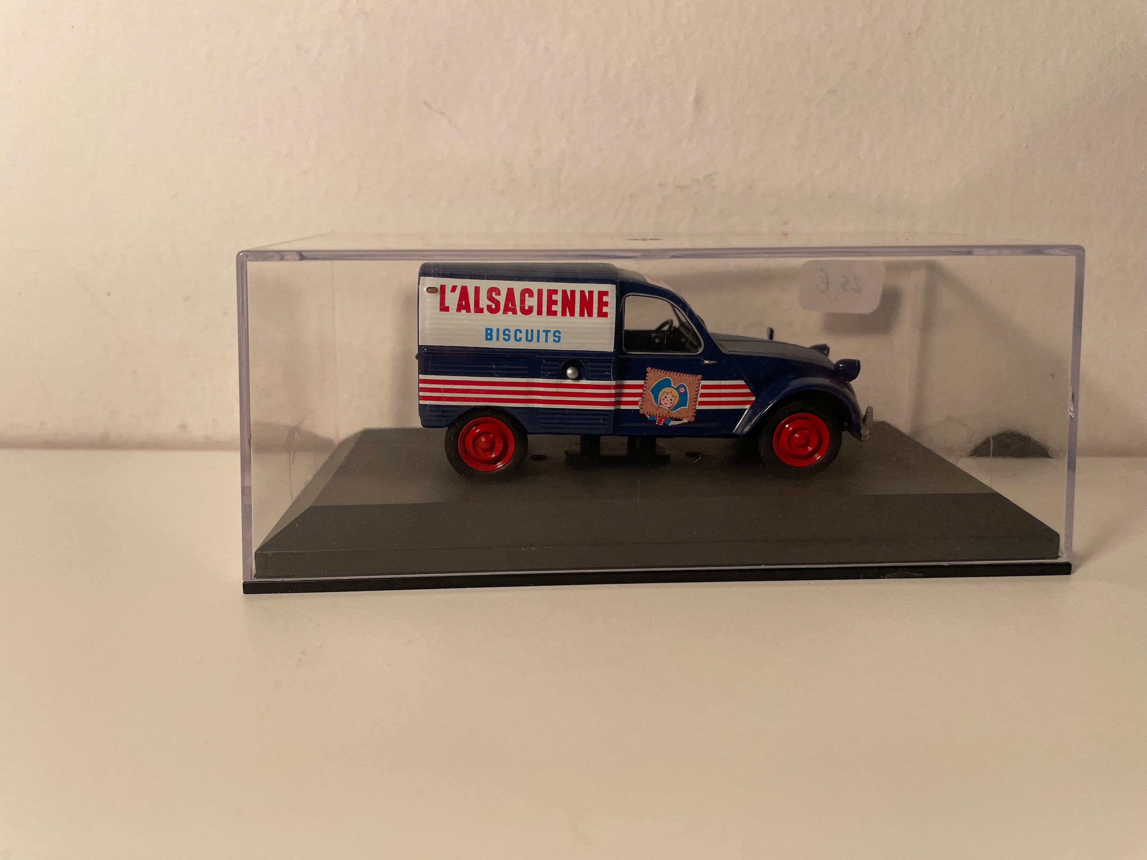 Citroën 2 CV furgonetka niebiesko-biała - Reklama ciasteczek l'Alsacienne