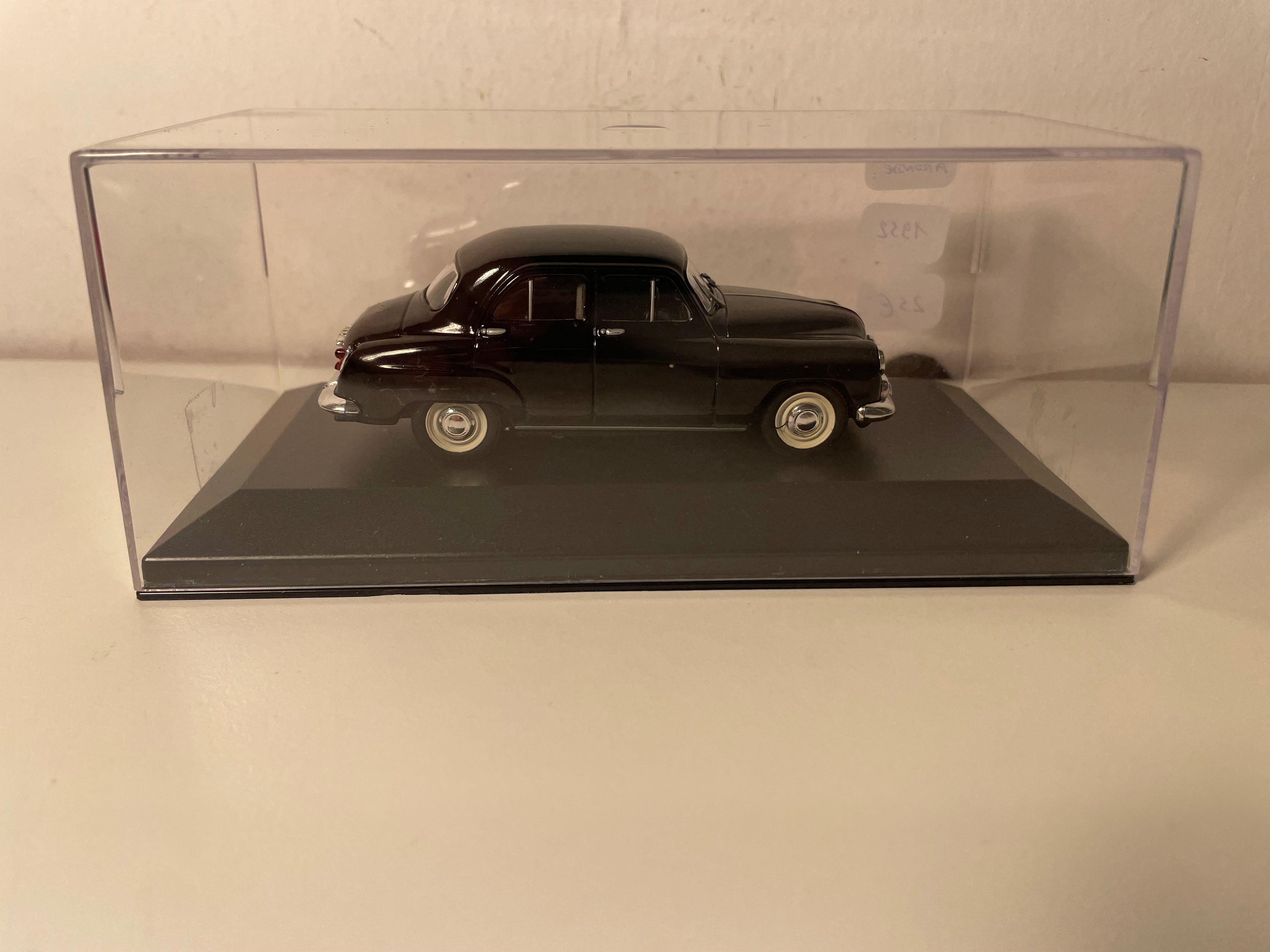 Simca Aronde noire de 1952