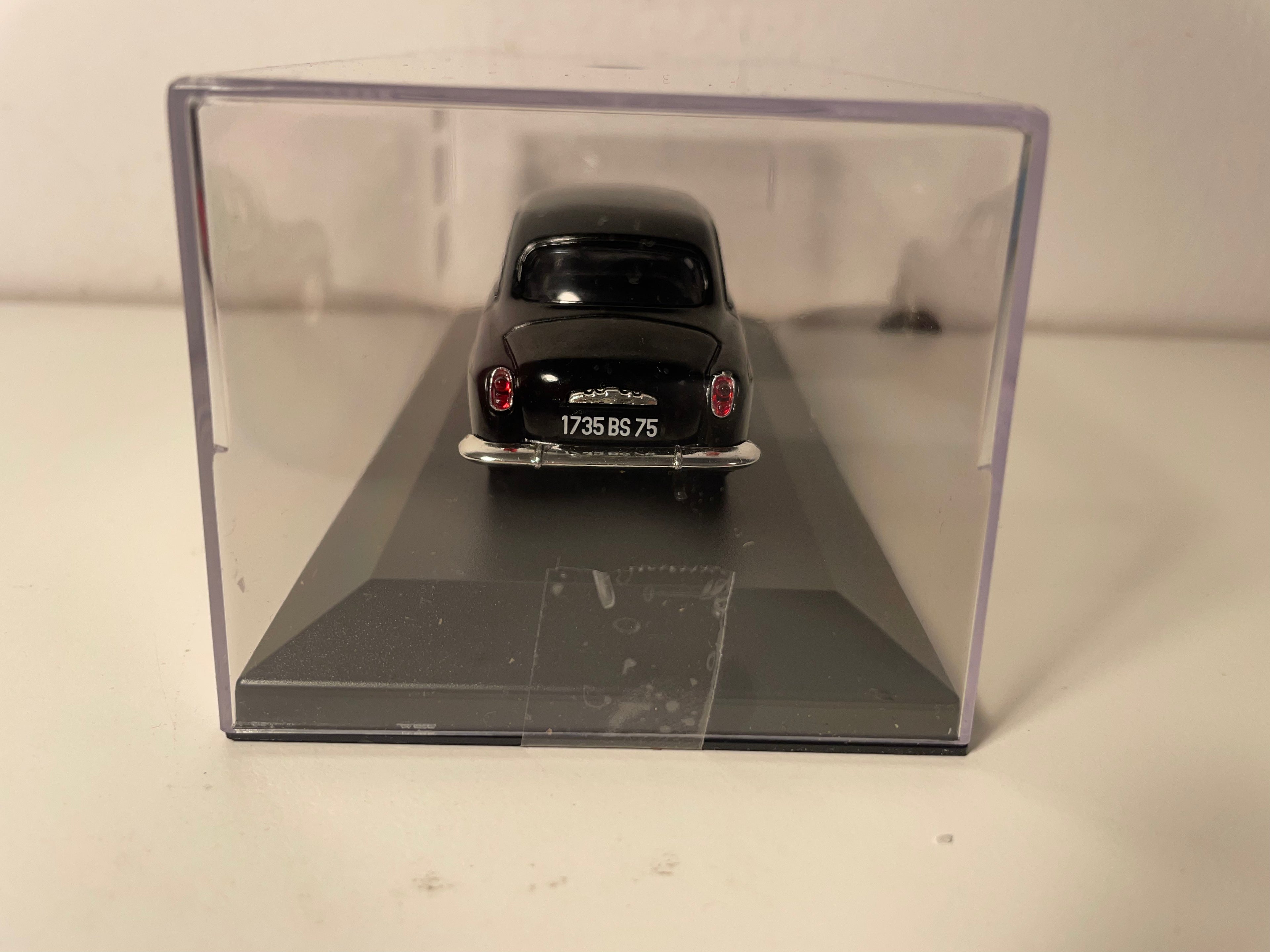 Simca Aronde noire de 1952