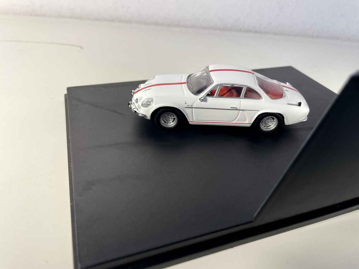 Renault Alpine A110 blanche avec bandes rouges de 1976 (coffret boite rectangle) - Ixo