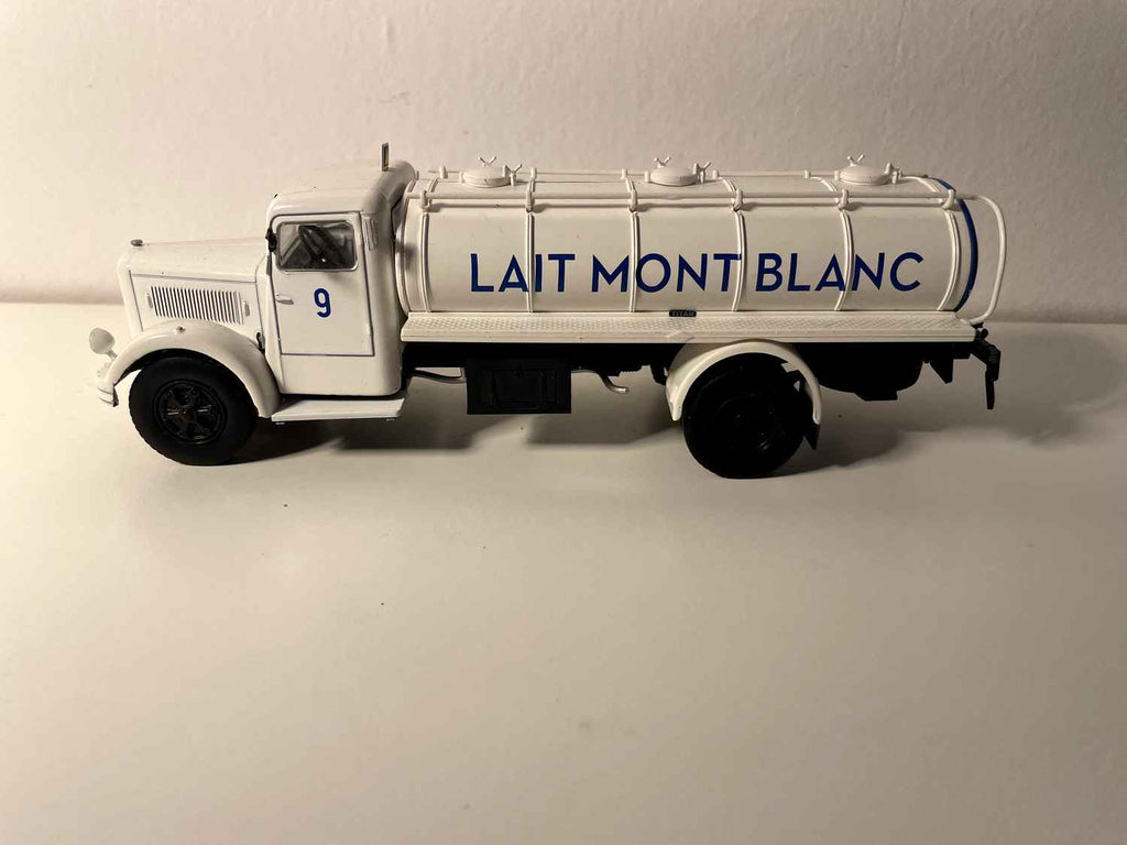 Cysterna kamiona Berliet GDR 7W biała cysterna mleka Mont-Blanc - Kolekcja Hachette