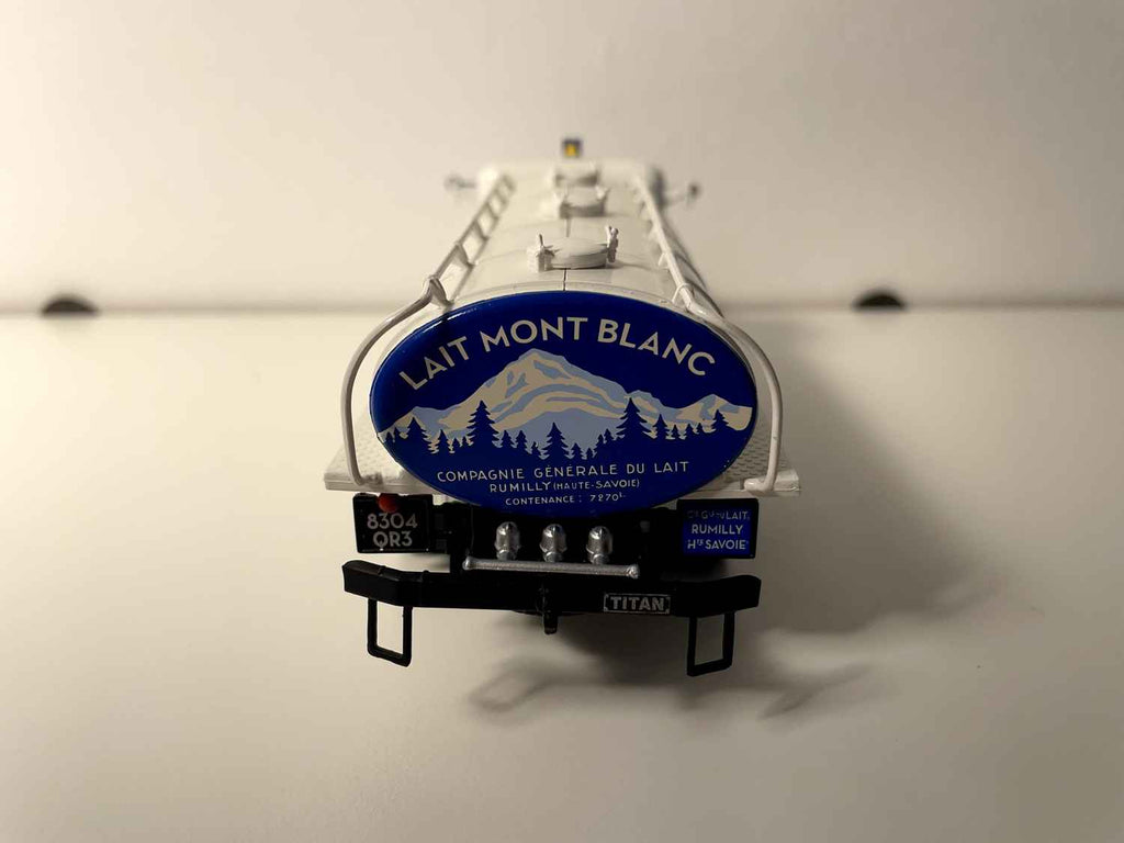 Cysterna kamiona Berliet GDR 7W biała cysterna mleka Mont-Blanc - Kolekcja Hachette