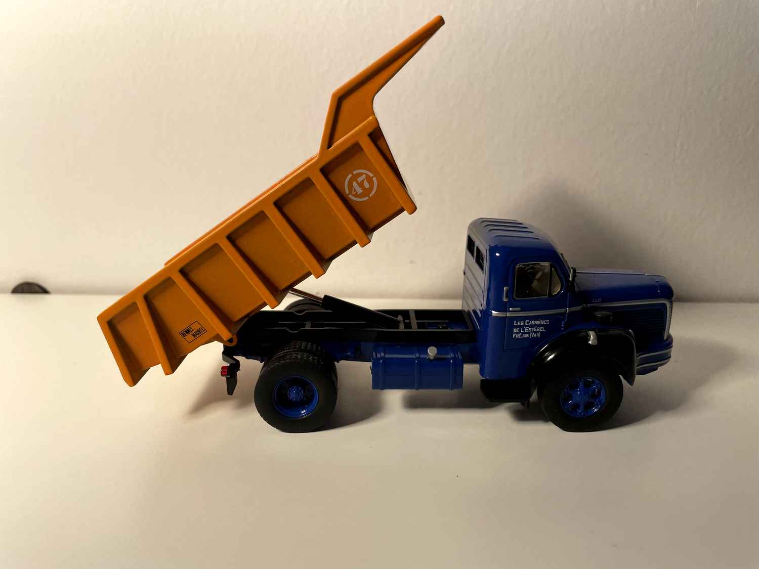 Camion benne Berliet GLM 10 benne carrière Marel - Sammlung Hachette